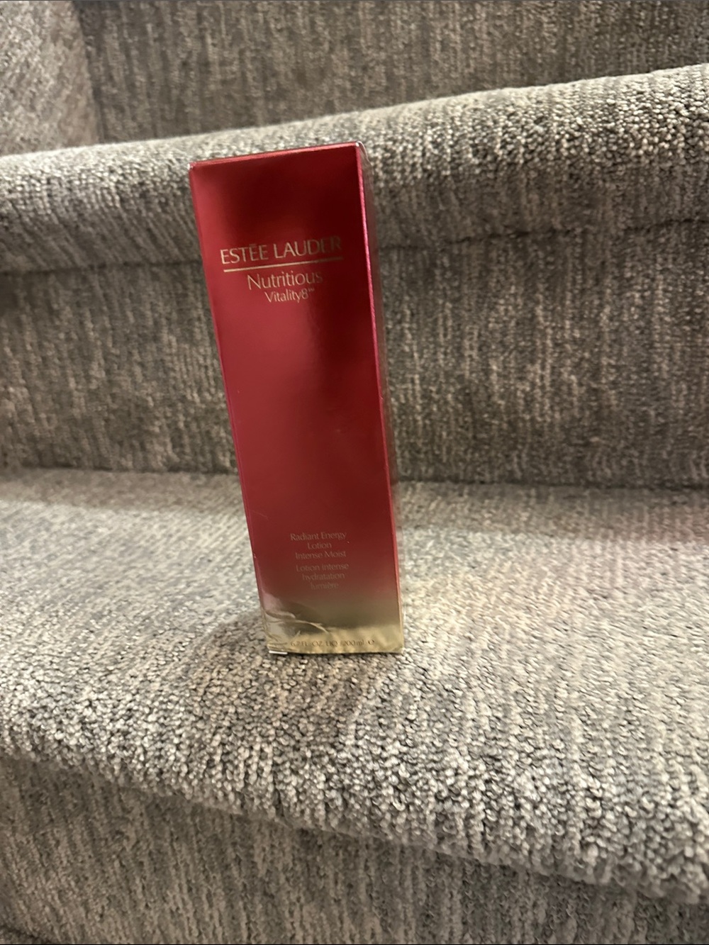 Estee Lauder Nutritious Vitality8 Radiant Lotion - Red & Gold Gradient